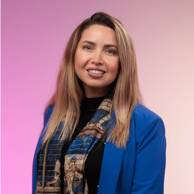 Dr Layla Hosseini